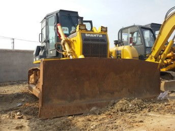 俯瞰上海二手推土机市场 山推130与160机型行情深度解析